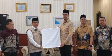 Perumda Tirtanadi Bagikan 5.974 Handuk Kepada Jamaah Haji, Dirut: Doakan Kami Tetap Jujur Layani Masyarakat