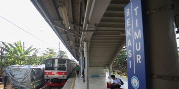 Menteri Perhubungan Serahkan Pengelolaan Kereta Api ke PT KAI
