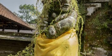 Pujawali Menggugah di Pura Bhujangga Waisnawa Bali, Bupati Ajak Jaga Budaya