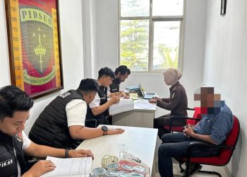 Polres Banggai serahkan tersangka pencurian mobil ke kejaksaan