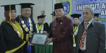181 Lulusan IAI Khozinatul Ulum Diwisuda, Bupati Tekankan Peran Sarjana dalam Peradaban Islam