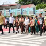Aksi Li Claudia Dampingi Siswa Menyeberang, ZoSS SDN 001 Batam Kota Dimanfaatkan