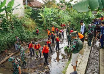Peringati Hari Bumi, Pusri Gelar Edukasi Pilah Sampah dan Aksi Bersih Kampung Sehati Perdana di 1 Ilir