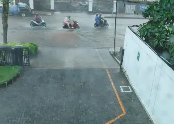 Prakiraan Cuaca Jakarta Sabtu 4 April 2026, Seluruh DKI Waspadai Hujan