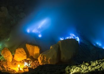 Taman Nasional Kawah Ijen: Keunikan Fenomena Api Biru yang Hanya Ada Dua di Dunia