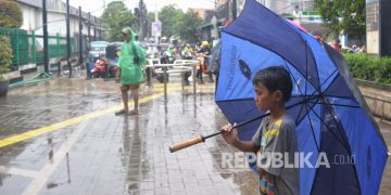 Waspadai Hujan Petir Hari Ini di Padang dan Bukittinggi, Cek Prakiraan Cuaca 7 Kota Sumbar