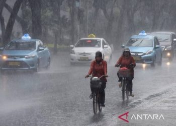 Hujan Lebat Diprediksi Mengguyur Wilayah Barat Indonesia: Informasi Terkini dan Persiapan