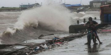 BMKG: Bahaya Gelombang Laut Mengancam Pelayaran NTT 3 Hari Mendatang