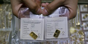 Harga Emas Antam Anjlok Rp 44 Ribu, Waktunya Beli?