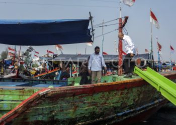 Menteri Koperasi Tinjau Pesisir Indramayu, Siapkan Kawasan Industri Perikanan Koperasi