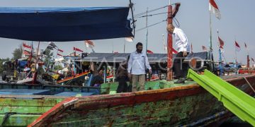 Menteri Koperasi Tinjau Pesisir Indramayu, Siapkan Kawasan Industri Perikanan Koperasi