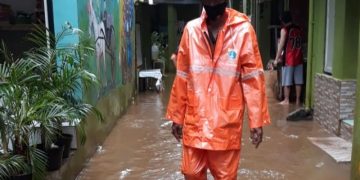 Hujan Lebat Pukul Malam, Permukiman Kebon Pala Terendam 175 Cm